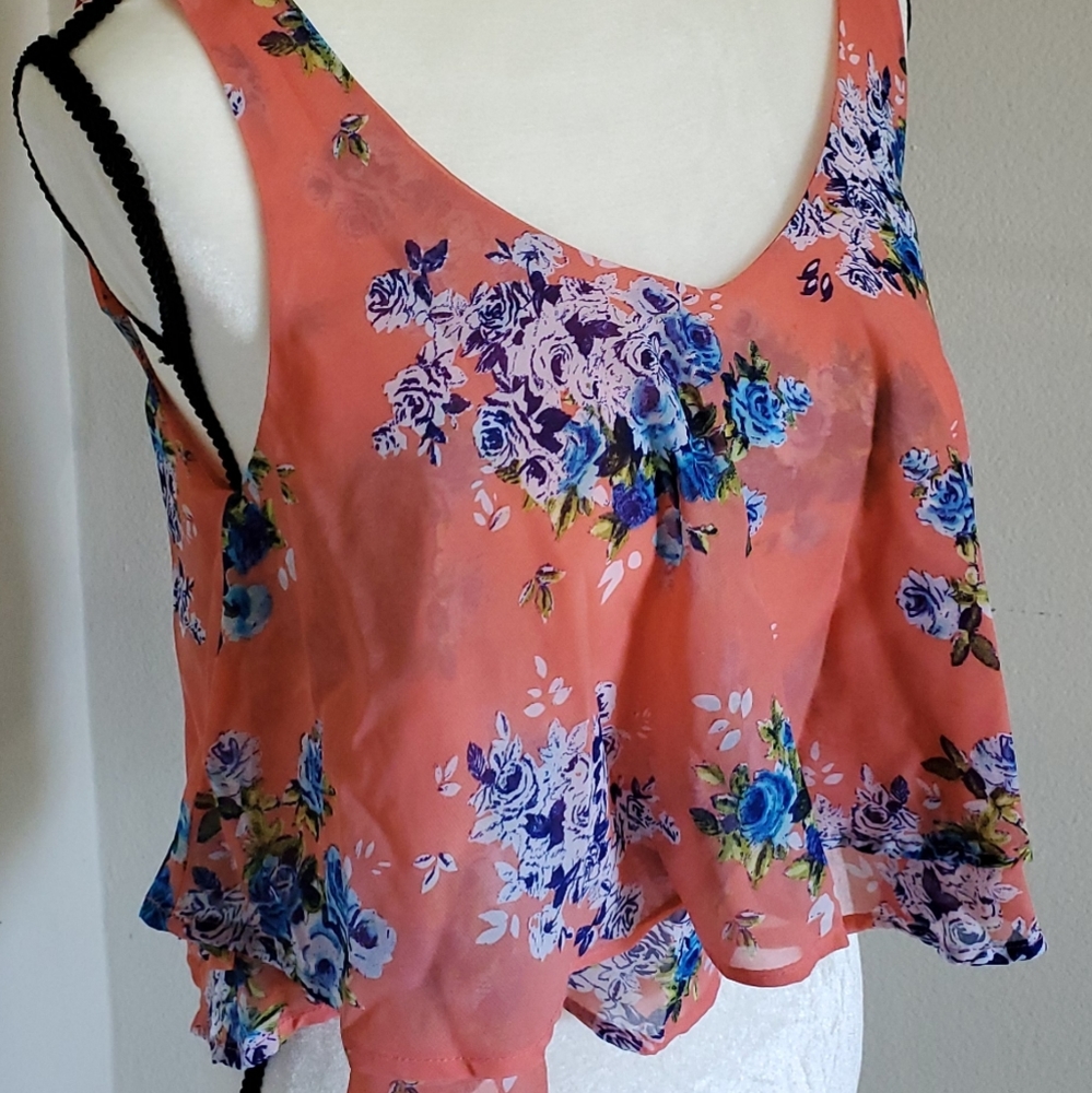 Crop top - Picture 2 of 3